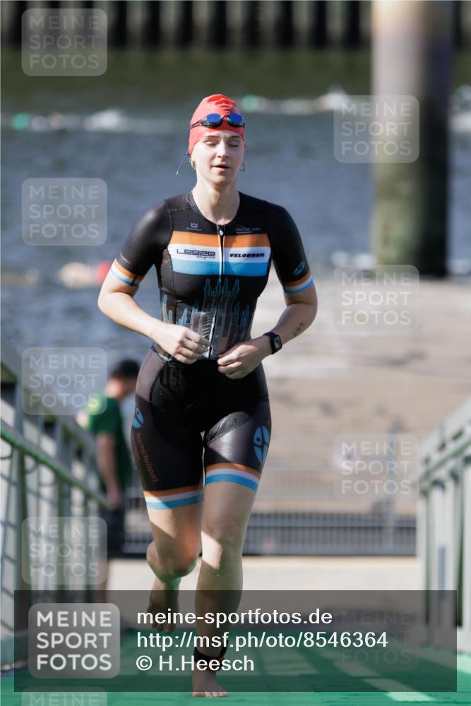 10.08.2025 - GEWOBA Citytriathlon Bremen H.Heesch http://msf.ph/oto/8546364 10.08.2025 10:17:29 Schwimmen 441 meine-sportfotos.de