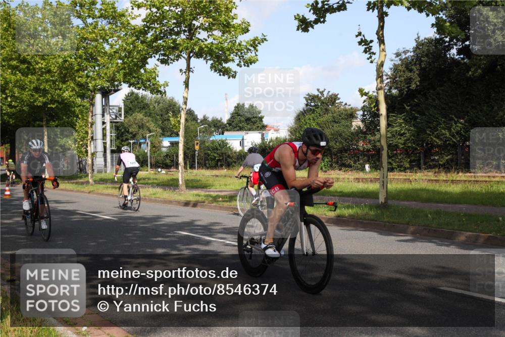 10.08.2025 - GEWOBA Citytriathlon Bremen Yannick Fuchs http://msf.ph/oto/8546374 10.08.2025 10:39:34 Radfahren 59, 87, 95, 185, 193, 201, 209, 221, 233, 374, 435, 436, 440, 453, 481 meine-sportfotos.de