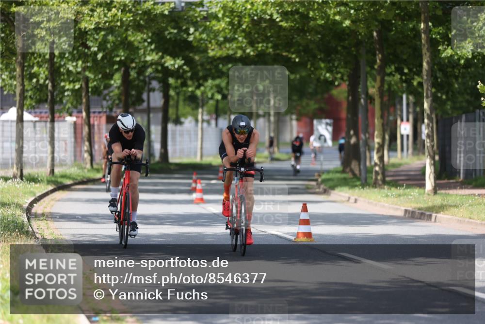 10.08.2025 - GEWOBA Citytriathlon Bremen Yannick Fuchs http://msf.ph/oto/8546377 10.08.2025 13:01:43 Radfahren 608, 663, 703, 716, 754, 800, 816, 819, 828, 851, 923, 953, 964 meine-sportfotos.de