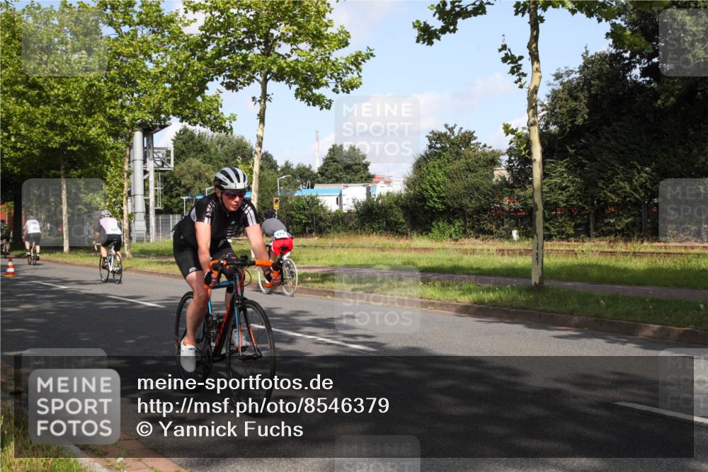 10.08.2025 - GEWOBA Citytriathlon Bremen Yannick Fuchs http://msf.ph/oto/8546379 10.08.2025 10:39:35 Radfahren 59, 87, 95, 185, 193, 201, 209, 221, 233, 374, 435, 436, 440, 453, 481 meine-sportfotos.de