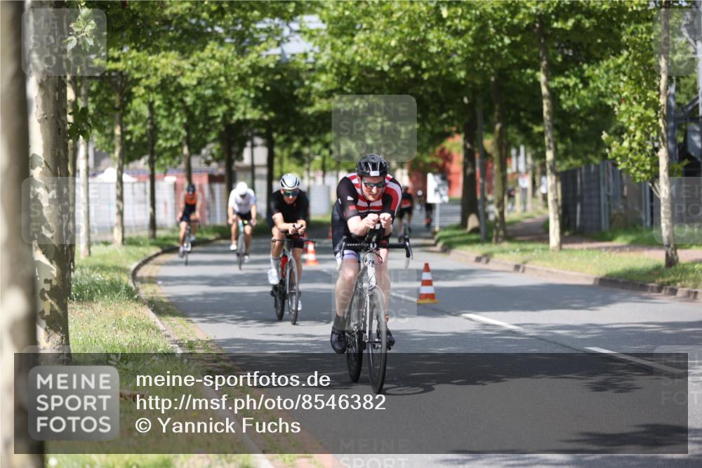 10.08.2025 - GEWOBA Citytriathlon Bremen Yannick Fuchs http://msf.ph/oto/8546382 10.08.2025 12:07:41 Radfahren 559, 609, 646, 650, 660, 693, 705, 706, 721, 723, 740, 815, 879 meine-sportfotos.de