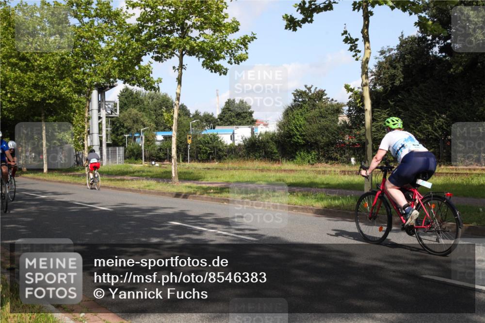 10.08.2025 - GEWOBA Citytriathlon Bremen Yannick Fuchs http://msf.ph/oto/8546383 10.08.2025 10:39:36 Radfahren 59, 87, 95, 185, 193, 201, 209, 221, 233, 374, 435, 436, 440, 453 meine-sportfotos.de