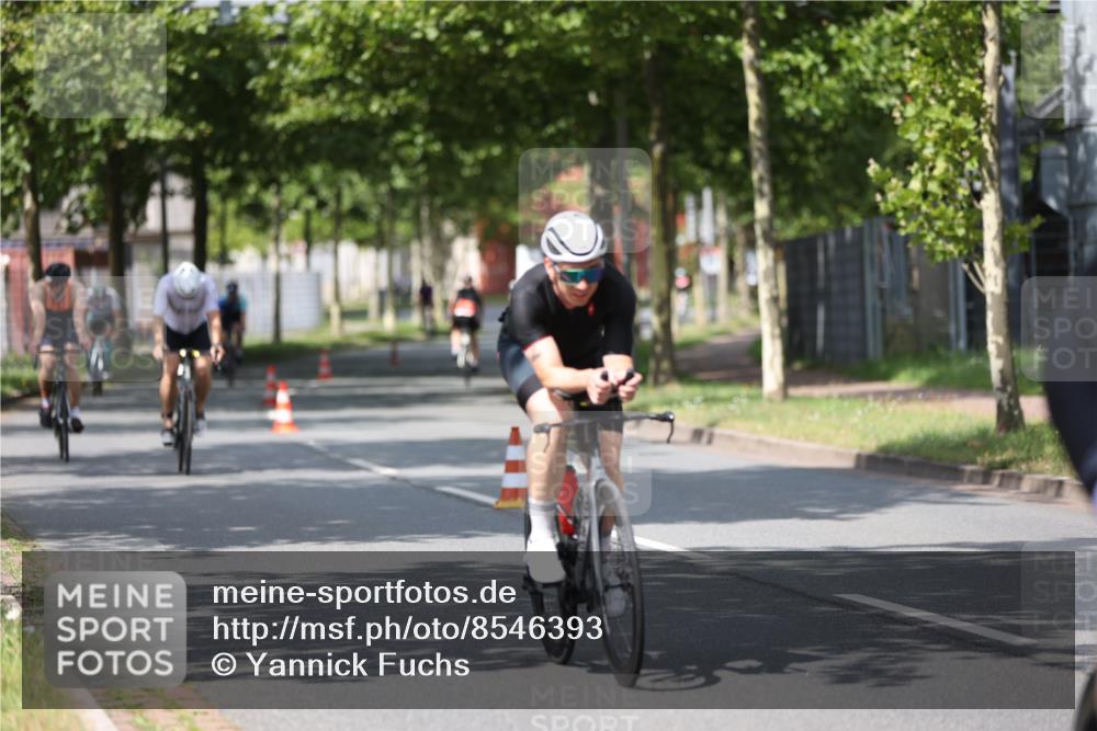 10.08.2025 - GEWOBA Citytriathlon Bremen Yannick Fuchs http://msf.ph/oto/8546393 10.08.2025 12:07:42 Radfahren 559, 609, 646, 650, 660, 693, 705, 706, 721, 723, 740, 815, 879 meine-sportfotos.de