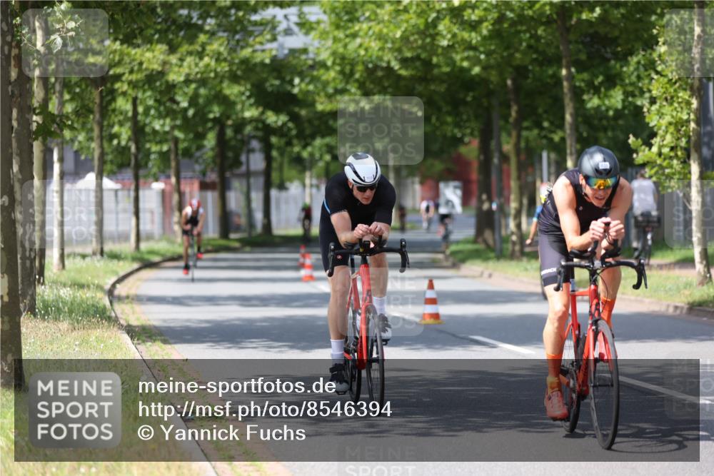 10.08.2025 - GEWOBA Citytriathlon Bremen Yannick Fuchs http://msf.ph/oto/8546394 10.08.2025 13:01:44 Radfahren 608, 663, 703, 716, 754, 800, 816, 819, 828, 851, 923, 953, 964 meine-sportfotos.de