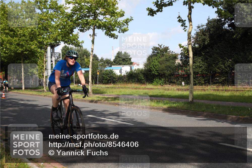 10.08.2025 - GEWOBA Citytriathlon Bremen Yannick Fuchs http://msf.ph/oto/8546406 10.08.2025 10:39:42 Radfahren 59, 87, 95, 143, 185, 193, 201, 209, 221, 374, 435, 436, 453 meine-sportfotos.de