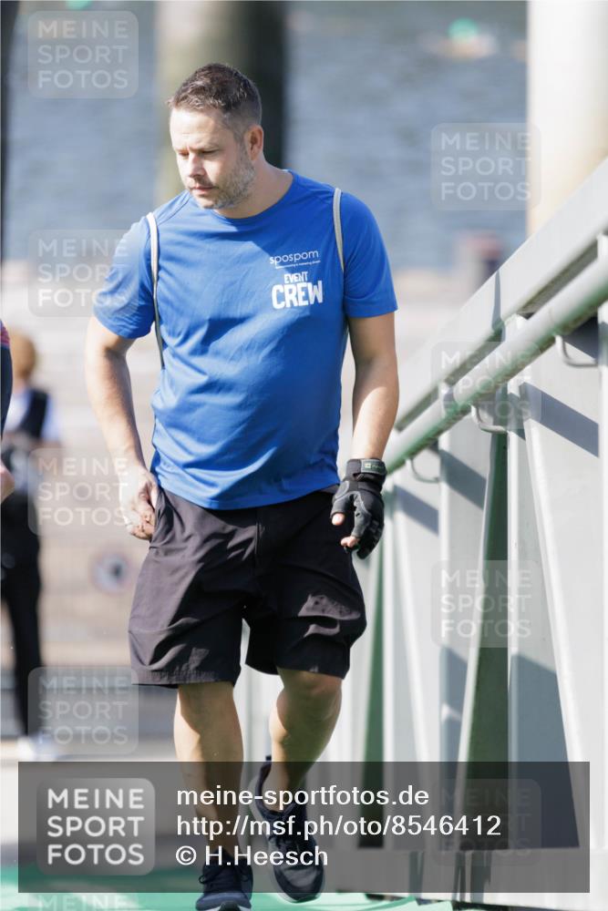 10.08.2025 - GEWOBA Citytriathlon Bremen H.Heesch http://msf.ph/oto/8546412 10.08.2025 10:18:01 Schwimmen 387, 433, 509, 510 meine-sportfotos.de