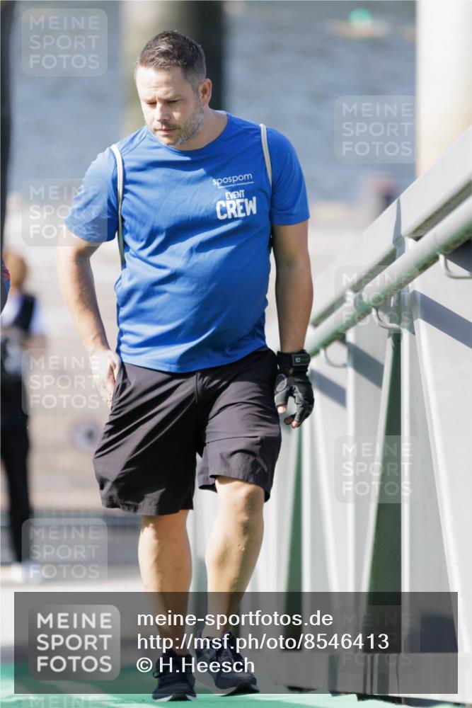 10.08.2025 - GEWOBA Citytriathlon Bremen H.Heesch http://msf.ph/oto/8546413 10.08.2025 10:18:01 Schwimmen 387, 433, 509, 510 meine-sportfotos.de