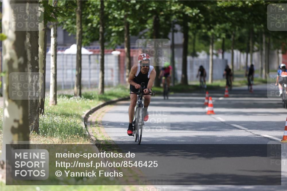 10.08.2025 - GEWOBA Citytriathlon Bremen Yannick Fuchs http://msf.ph/oto/8546425 10.08.2025 13:01:46 Radfahren 586, 608, 663, 703, 716, 754, 816, 819, 828, 842, 851, 923, 953, 964 meine-sportfotos.de