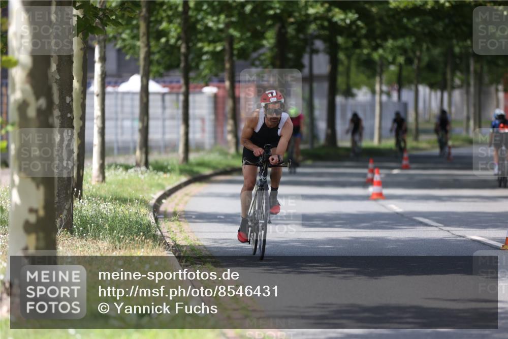 10.08.2025 - GEWOBA Citytriathlon Bremen Yannick Fuchs http://msf.ph/oto/8546431 10.08.2025 13:01:46 Radfahren 586, 608, 663, 703, 716, 754, 816, 819, 828, 842, 851, 923, 953, 964 meine-sportfotos.de