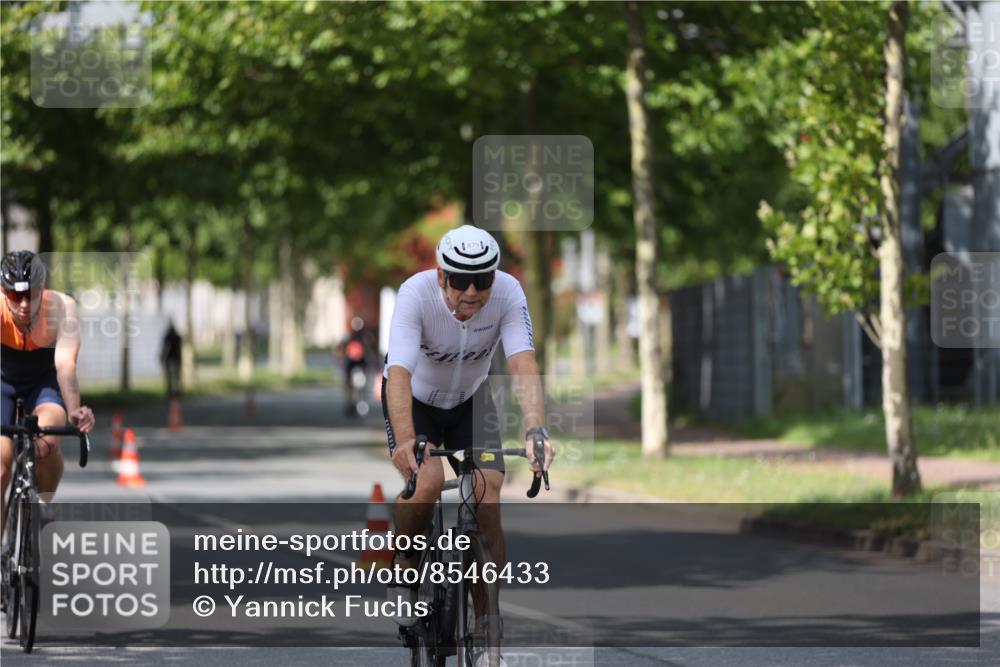 10.08.2025 - GEWOBA Citytriathlon Bremen Yannick Fuchs http://msf.ph/oto/8546433 10.08.2025 12:07:44 Radfahren 559, 609, 646, 650, 660, 693, 705, 706, 721, 723, 740, 879 meine-sportfotos.de