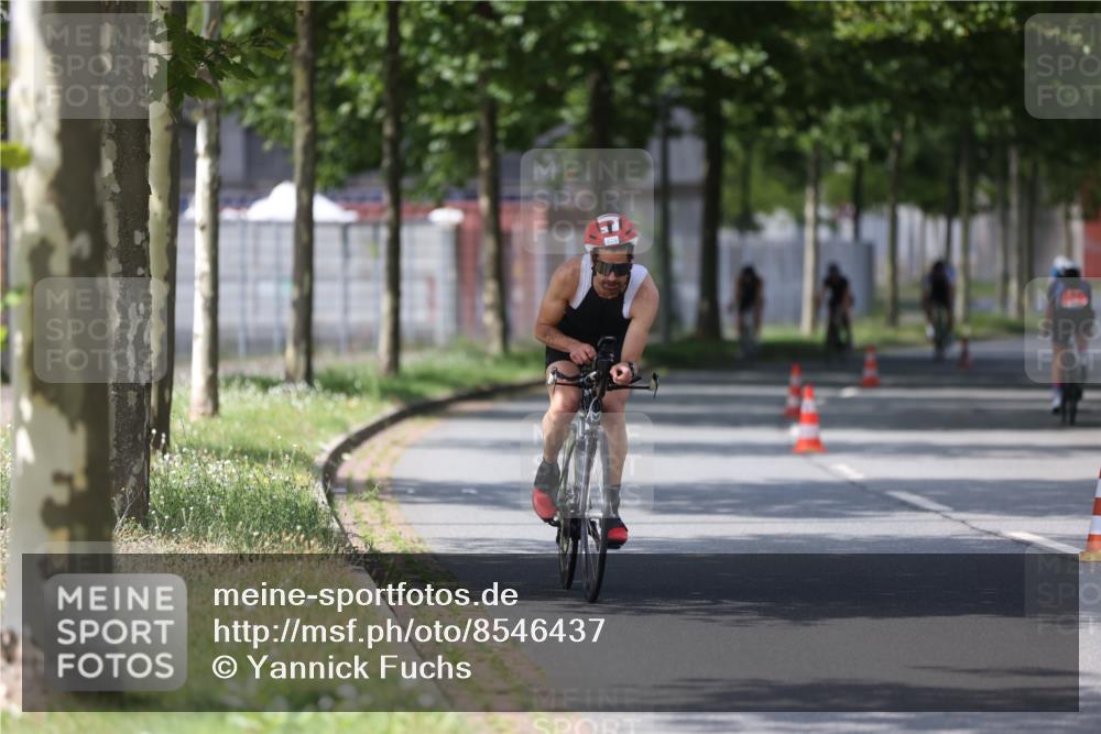10.08.2025 - GEWOBA Citytriathlon Bremen Yannick Fuchs http://msf.ph/oto/8546437 10.08.2025 13:01:46 Radfahren 586, 608, 663, 703, 716, 754, 816, 819, 828, 842, 851, 923, 953, 964 meine-sportfotos.de