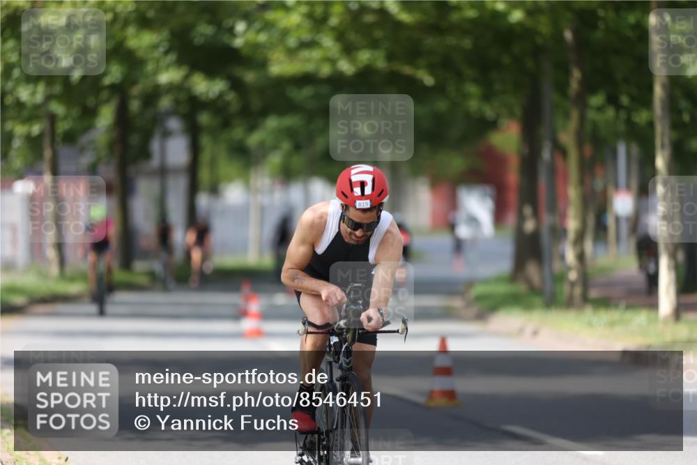 10.08.2025 - GEWOBA Citytriathlon Bremen Yannick Fuchs http://msf.ph/oto/8546451 10.08.2025 13:01:47 Radfahren 586, 608, 663, 703, 716, 754, 816, 819, 828, 842, 851, 923, 953, 964 meine-sportfotos.de