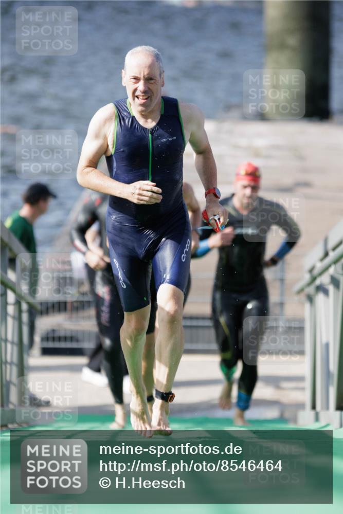 10.08.2025 - GEWOBA Citytriathlon Bremen H.Heesch http://msf.ph/oto/8546464 10.08.2025 10:18:14 Schwimmen 353, 386, 407, 423, 471 meine-sportfotos.de