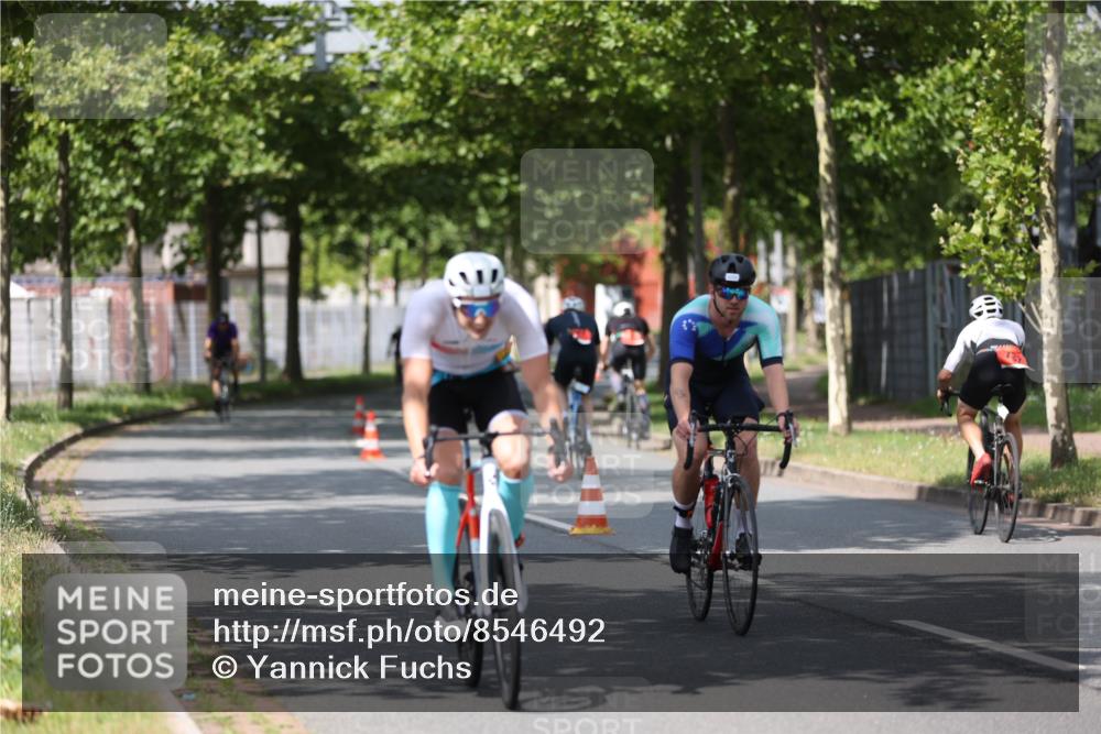 10.08.2025 - GEWOBA Citytriathlon Bremen Yannick Fuchs http://msf.ph/oto/8546492 10.08.2025 12:07:47 Radfahren 559, 609, 646, 660, 693, 696, 698, 705, 706, 721, 723, 740, 879 meine-sportfotos.de