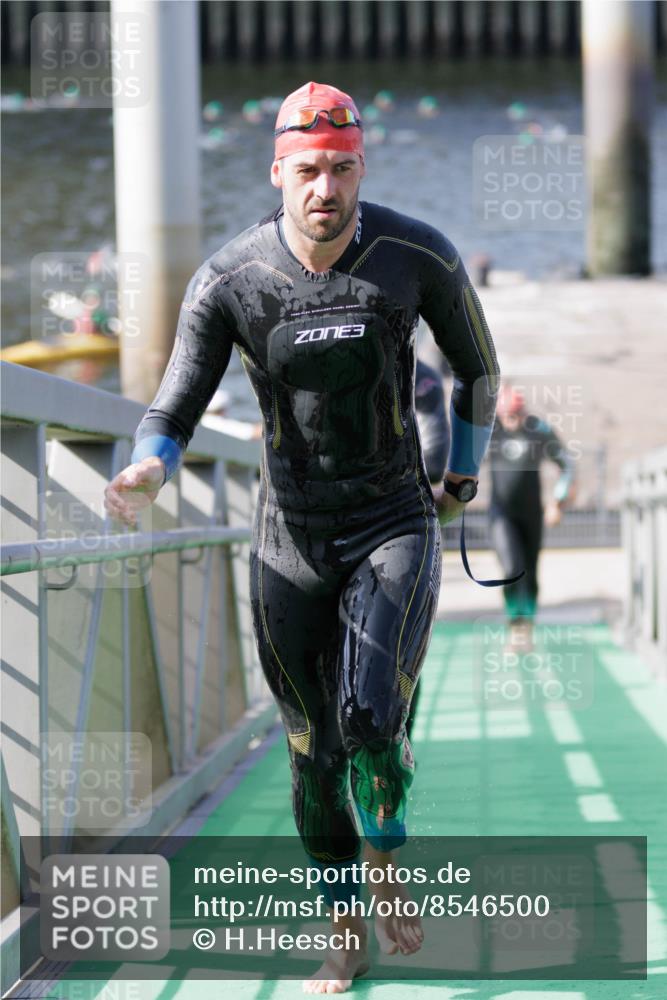 10.08.2025 - GEWOBA Citytriathlon Bremen H.Heesch http://msf.ph/oto/8546500 10.08.2025 10:18:22 Schwimmen 354, 386, 407, 414, 423, 471, 508 meine-sportfotos.de