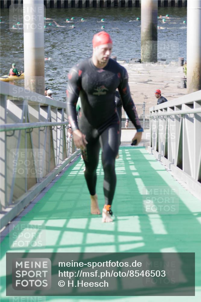 10.08.2025 - GEWOBA Citytriathlon Bremen H.Heesch http://msf.ph/oto/8546503 10.08.2025 10:18:25 Schwimmen 354, 386, 407, 414, 423, 471, 508 meine-sportfotos.de