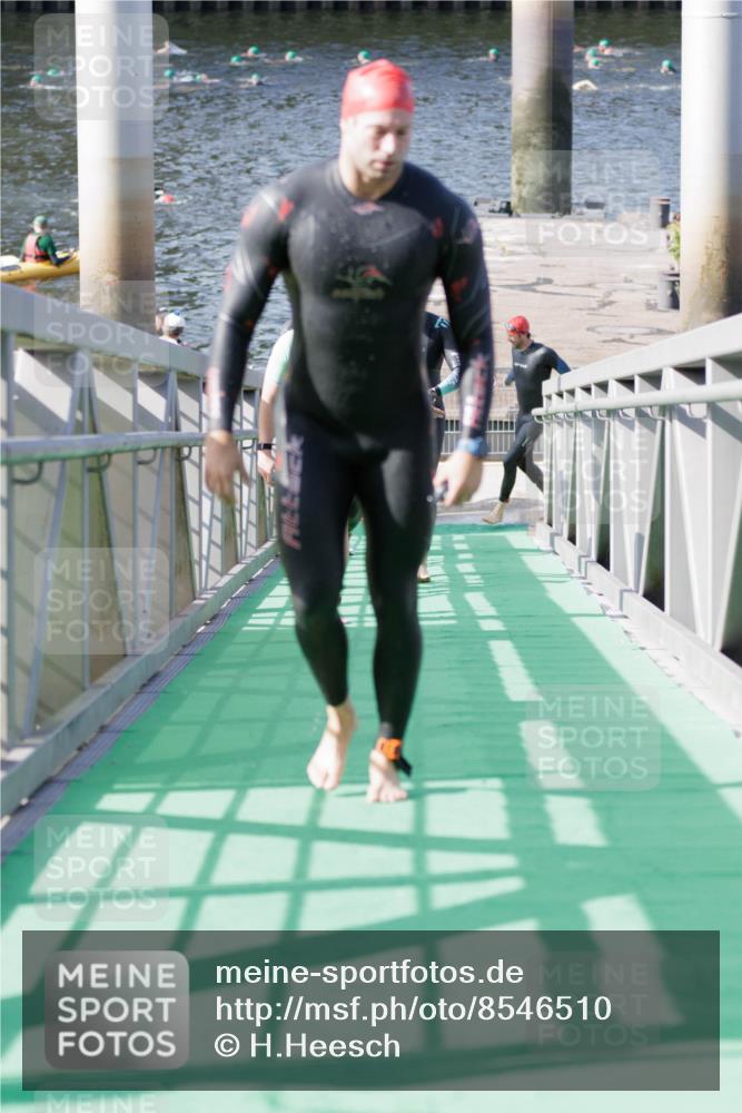 10.08.2025 - GEWOBA Citytriathlon Bremen H.Heesch http://msf.ph/oto/8546510 10.08.2025 10:18:25 Schwimmen 354, 386, 407, 414, 423, 471, 508 meine-sportfotos.de