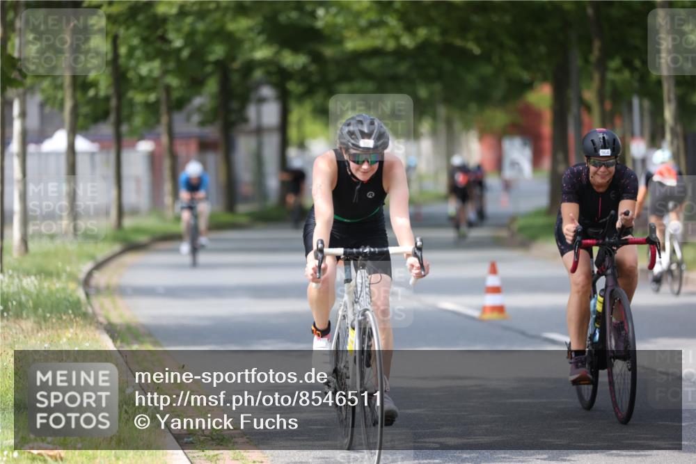 10.08.2025 - GEWOBA Citytriathlon Bremen Yannick Fuchs http://msf.ph/oto/8546511 10.08.2025 13:01:54 Radfahren 586, 703, 819, 828, 842, 851, 923, 953, 964, 1011 meine-sportfotos.de