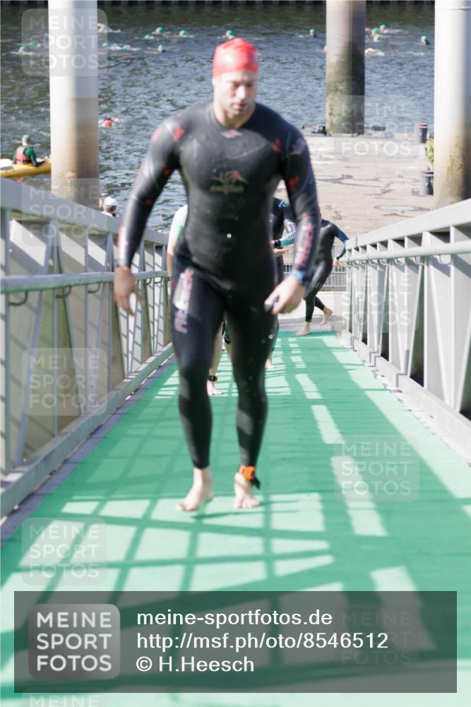 10.08.2025 - GEWOBA Citytriathlon Bremen H.Heesch http://msf.ph/oto/8546512 10.08.2025 10:18:25 Schwimmen 354, 386, 407, 414, 423, 471, 508 meine-sportfotos.de