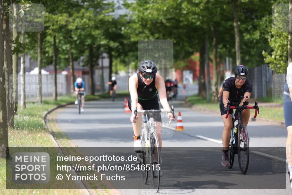 10.08.2025 - GEWOBA Citytriathlon Bremen Yannick Fuchs http://msf.ph/oto/8546515 10.08.2025 13:01:54 Radfahren 586, 703, 819, 828, 842, 851, 923, 953, 964, 1011 meine-sportfotos.de