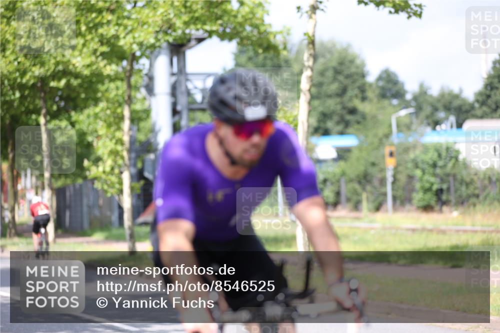 10.08.2025 - GEWOBA Citytriathlon Bremen Yannick Fuchs http://msf.ph/oto/8546525 10.08.2025 12:07:53 Radfahren 559, 574, 609, 646, 660, 693, 696, 698, 705, 706, 721, 723, 879 meine-sportfotos.de