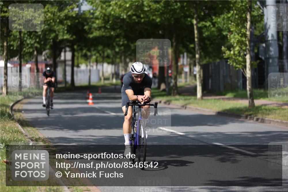 10.08.2025 - GEWOBA Citytriathlon Bremen Yannick Fuchs http://msf.ph/oto/8546542 10.08.2025 12:07:54 Radfahren 559, 574, 609, 646, 660, 696, 698, 705, 706, 721, 723, 879 meine-sportfotos.de