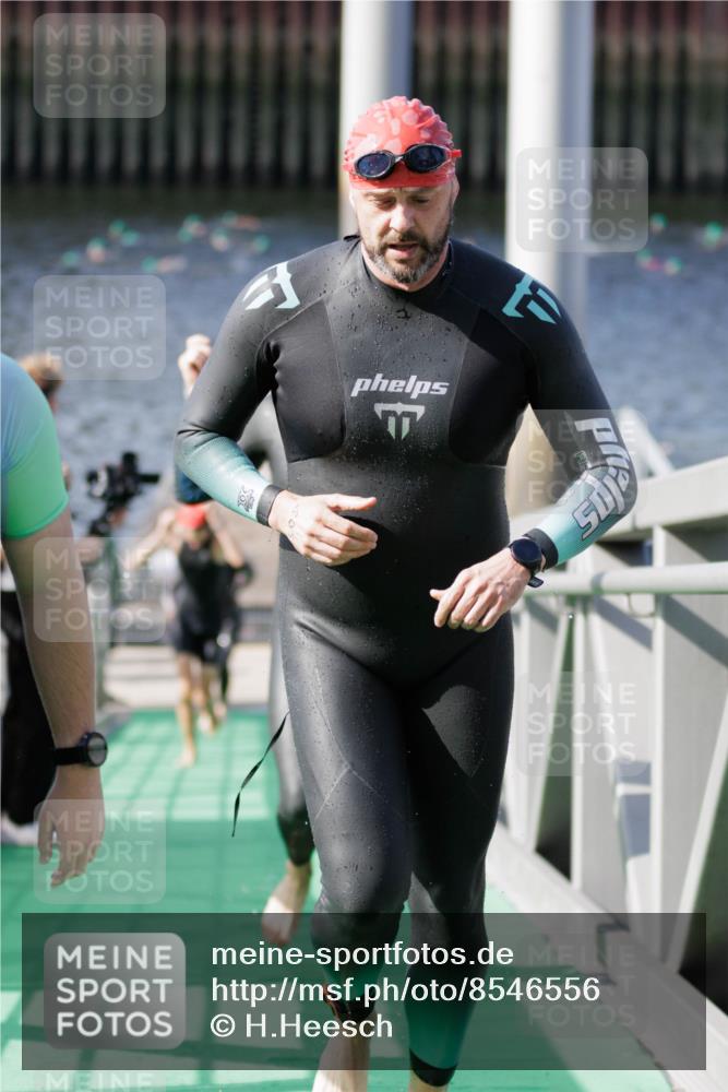 10.08.2025 - GEWOBA Citytriathlon Bremen H.Heesch http://msf.ph/oto/8546556 10.08.2025 10:18:34 Schwimmen 349, 412, 414, 502, 508 meine-sportfotos.de