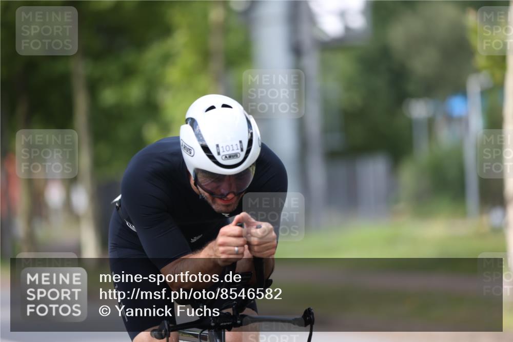 10.08.2025 - GEWOBA Citytriathlon Bremen Yannick Fuchs http://msf.ph/oto/8546582 10.08.2025 13:02:01 Radfahren 586, 731, 842, 923, 953, 964, 1011 meine-sportfotos.de