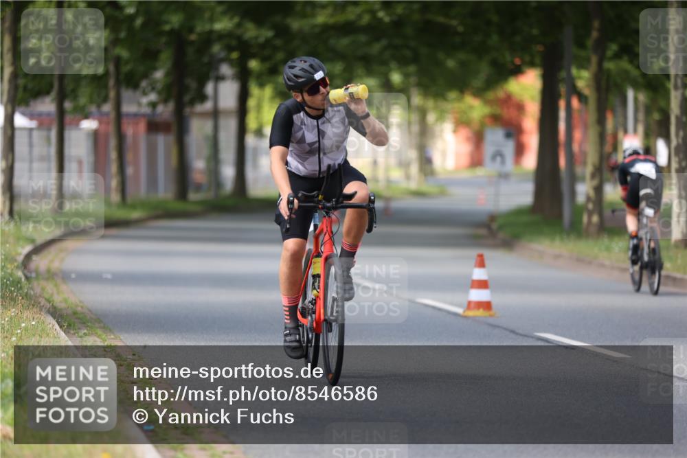 10.08.2025 - GEWOBA Citytriathlon Bremen Yannick Fuchs http://msf.ph/oto/8546586 10.08.2025 13:02:08 Radfahren 586, 731, 842, 964, 1011 meine-sportfotos.de