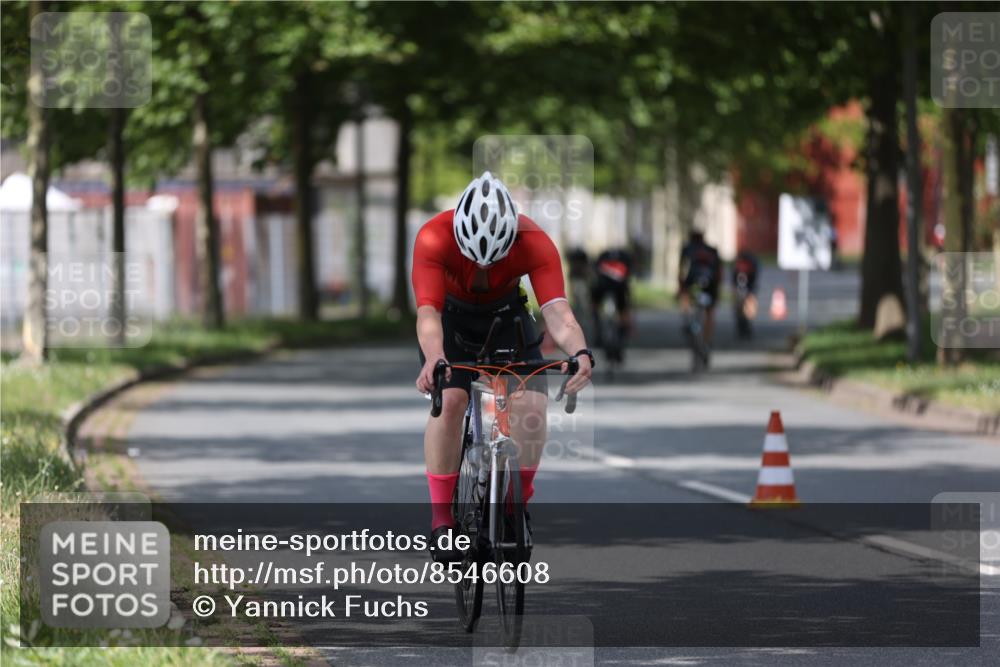 10.08.2025 - GEWOBA Citytriathlon Bremen Yannick Fuchs http://msf.ph/oto/8546608 10.08.2025 12:08:08 Radfahren 574, 595, 696, 698 meine-sportfotos.de