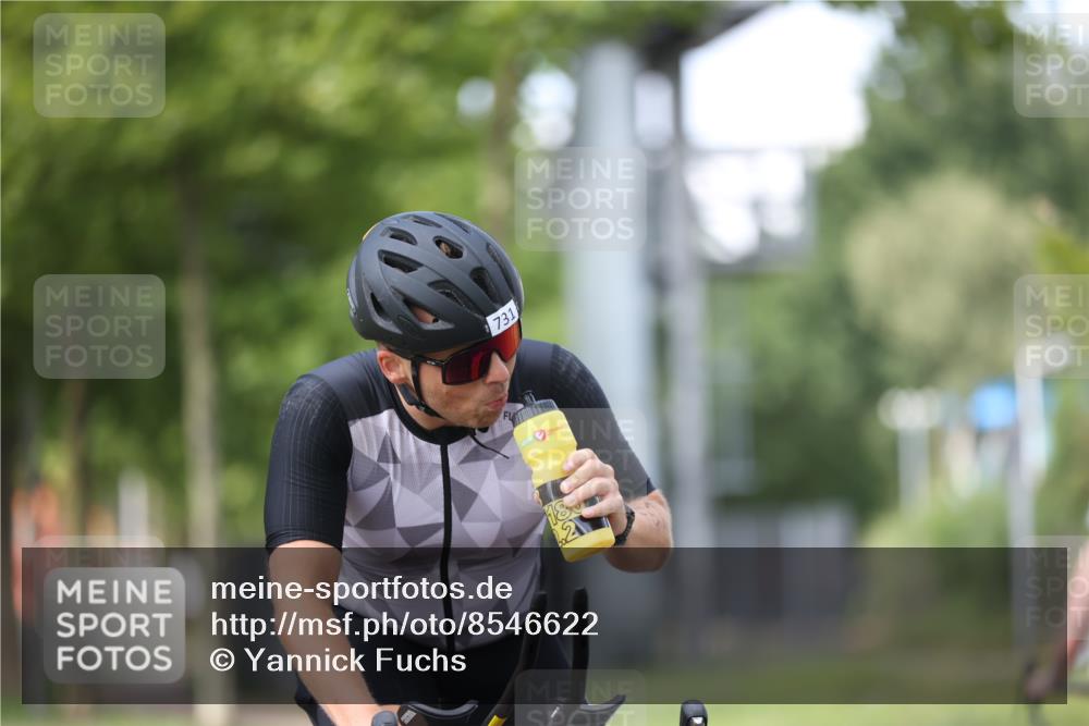 10.08.2025 - GEWOBA Citytriathlon Bremen Yannick Fuchs http://msf.ph/oto/8546622 10.08.2025 13:02:09 Radfahren 586, 731, 842, 1011 meine-sportfotos.de