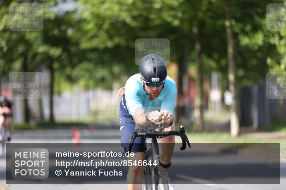 10.08.2025 - GEWOBA Citytriathlon Bremen Yannick Fuchs http://msf.ph/oto/8546644 10.08.2025 13:02:24 Radfahren 607, 771 meine-sportfotos.de