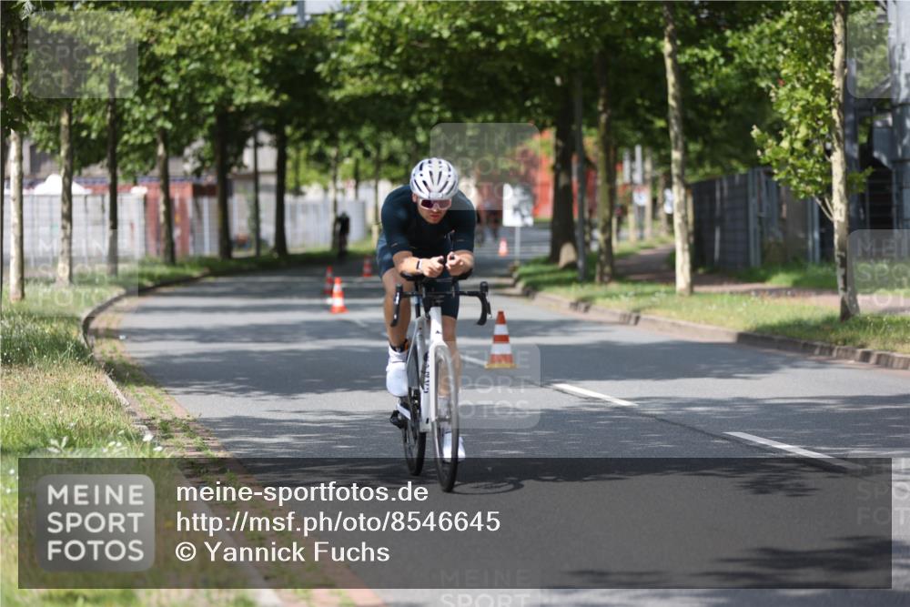 10.08.2025 - GEWOBA Citytriathlon Bremen Yannick Fuchs http://msf.ph/oto/8546645 10.08.2025 12:08:17 Radfahren 595, 661 meine-sportfotos.de