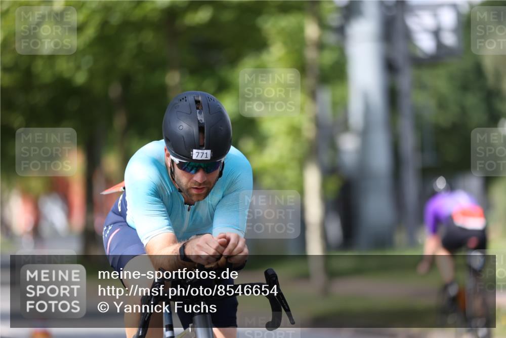 10.08.2025 - GEWOBA Citytriathlon Bremen Yannick Fuchs http://msf.ph/oto/8546654 10.08.2025 13:02:25 Radfahren 607, 771, 955 meine-sportfotos.de