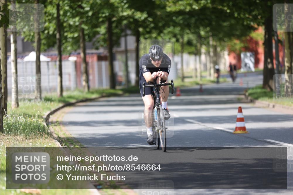 10.08.2025 - GEWOBA Citytriathlon Bremen Yannick Fuchs http://msf.ph/oto/8546664 10.08.2025 13:02:26 Radfahren 607, 647, 771, 955 meine-sportfotos.de