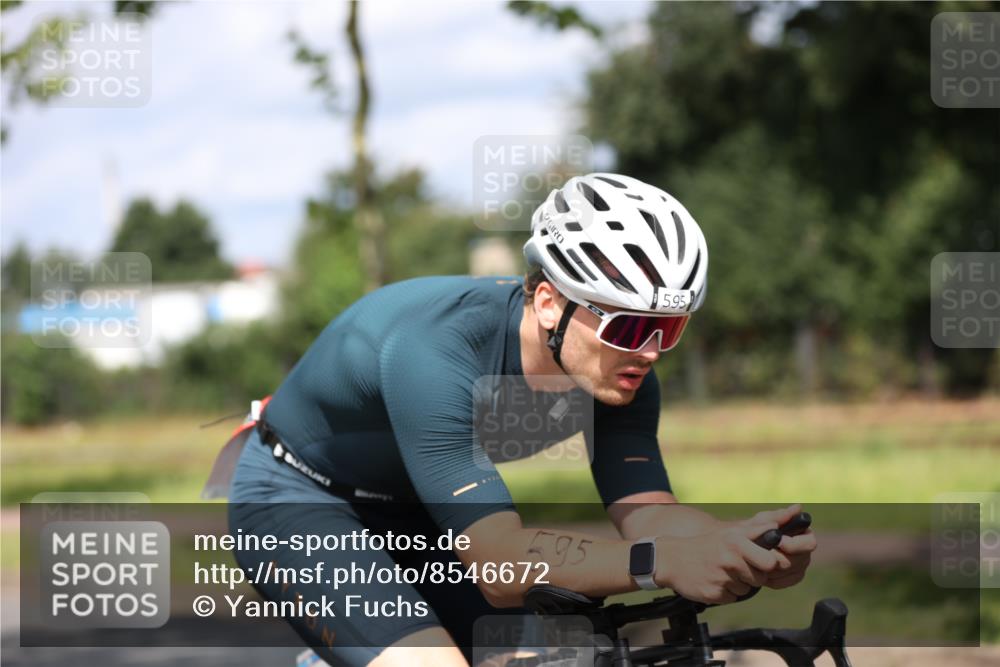 10.08.2025 - GEWOBA Citytriathlon Bremen Yannick Fuchs http://msf.ph/oto/8546672 10.08.2025 12:08:18 Radfahren 595, 661 meine-sportfotos.de