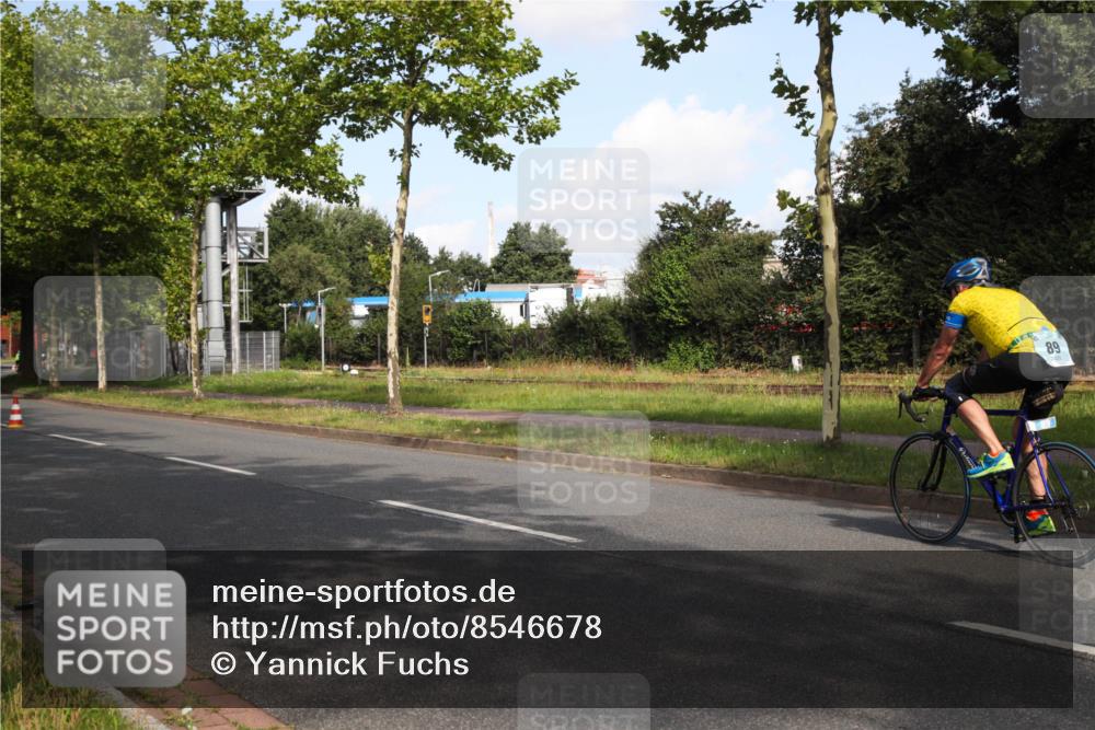 10.08.2025 - GEWOBA Citytriathlon Bremen Yannick Fuchs http://msf.ph/oto/8546678 10.08.2025 10:41:37 Radfahren 3, 15, 195, 395, 484 meine-sportfotos.de