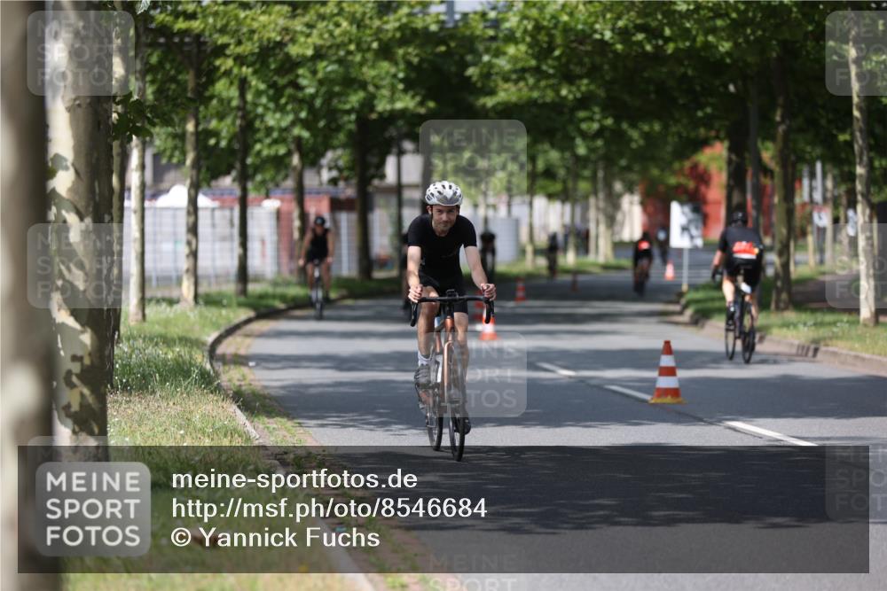 10.08.2025 - GEWOBA Citytriathlon Bremen Yannick Fuchs http://msf.ph/oto/8546684 10.08.2025 12:08:24 Radfahren 595, 597, 603, 661, 672, 737 meine-sportfotos.de