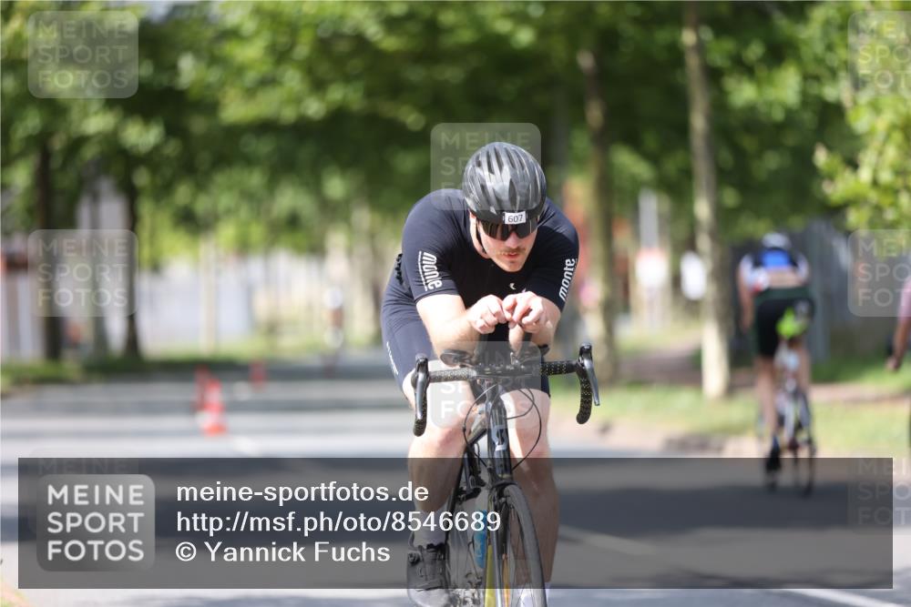 10.08.2025 - GEWOBA Citytriathlon Bremen Yannick Fuchs http://msf.ph/oto/8546689 10.08.2025 13:02:27 Radfahren 607, 647, 771, 955 meine-sportfotos.de