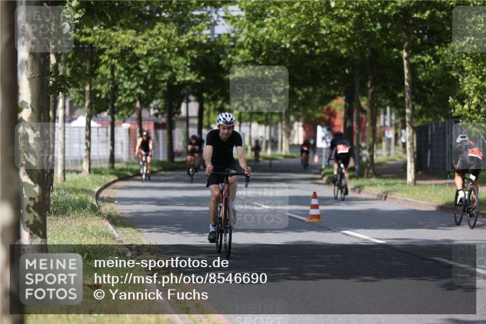 10.08.2025 - GEWOBA Citytriathlon Bremen Yannick Fuchs http://msf.ph/oto/8546690 10.08.2025 12:08:24 Radfahren 595, 597, 603, 661, 672, 737 meine-sportfotos.de
