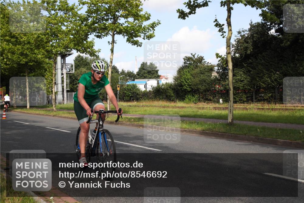 10.08.2025 - GEWOBA Citytriathlon Bremen Yannick Fuchs http://msf.ph/oto/8546692 10.08.2025 10:41:46 Radfahren 3, 9, 177, 223, 395, 410 meine-sportfotos.de