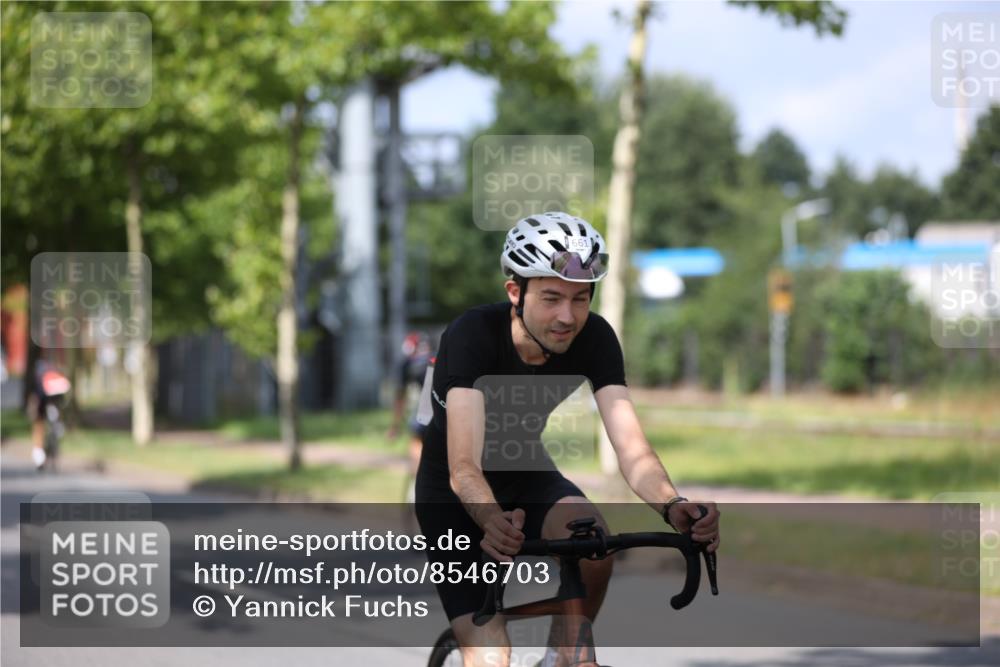 10.08.2025 - GEWOBA Citytriathlon Bremen Yannick Fuchs http://msf.ph/oto/8546703 10.08.2025 12:08:26 Radfahren 595, 597, 603, 661, 672, 737 meine-sportfotos.de