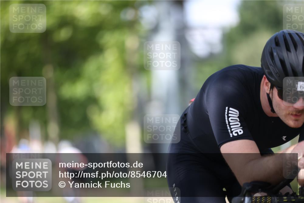10.08.2025 - GEWOBA Citytriathlon Bremen Yannick Fuchs http://msf.ph/oto/8546704 10.08.2025 13:02:28 Radfahren 607, 647, 771, 955 meine-sportfotos.de