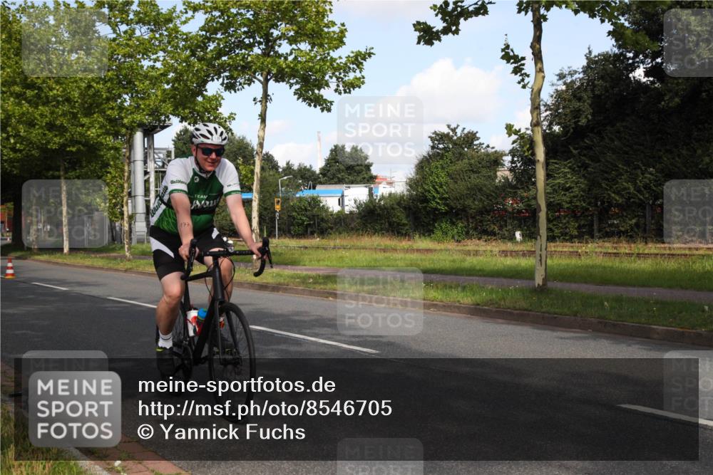 10.08.2025 - GEWOBA Citytriathlon Bremen Yannick Fuchs http://msf.ph/oto/8546705 10.08.2025 10:42:00 Radfahren 9, 41, 177, 223, 410 meine-sportfotos.de