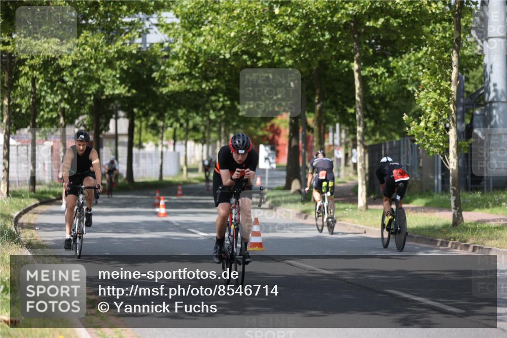 10.08.2025 - GEWOBA Citytriathlon Bremen Yannick Fuchs http://msf.ph/oto/8546714 10.08.2025 12:08:27 Radfahren 595, 597, 603, 608, 661, 672, 737, 797 meine-sportfotos.de