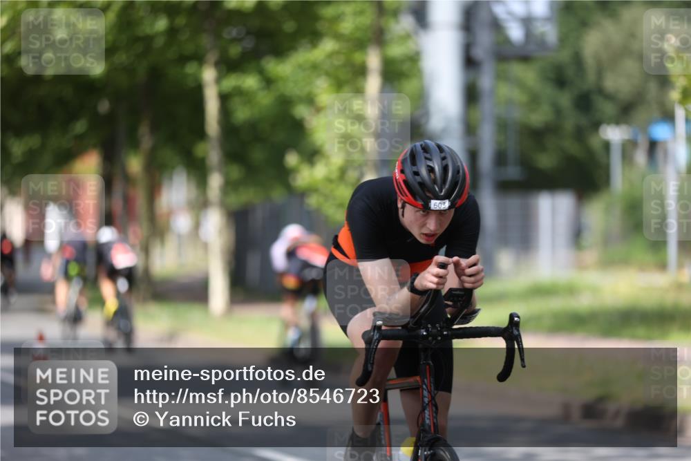 10.08.2025 - GEWOBA Citytriathlon Bremen Yannick Fuchs http://msf.ph/oto/8546723 10.08.2025 12:08:28 Radfahren 595, 597, 603, 608, 661, 672, 737, 797 meine-sportfotos.de