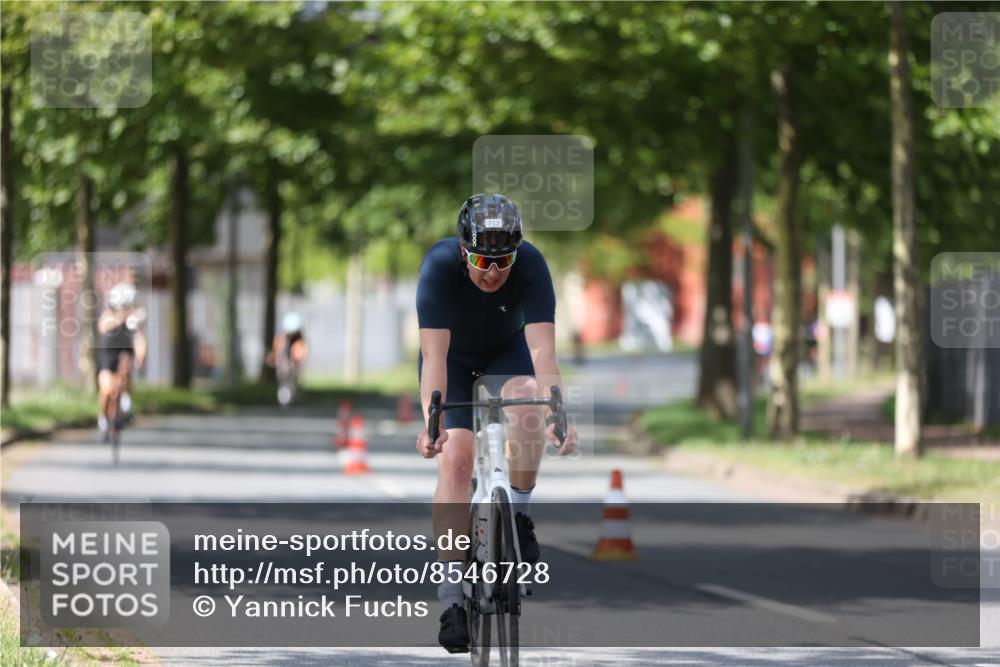 10.08.2025 - GEWOBA Citytriathlon Bremen Yannick Fuchs http://msf.ph/oto/8546728 10.08.2025 13:02:40 Radfahren 607, 647, 661, 712, 911, 955 meine-sportfotos.de