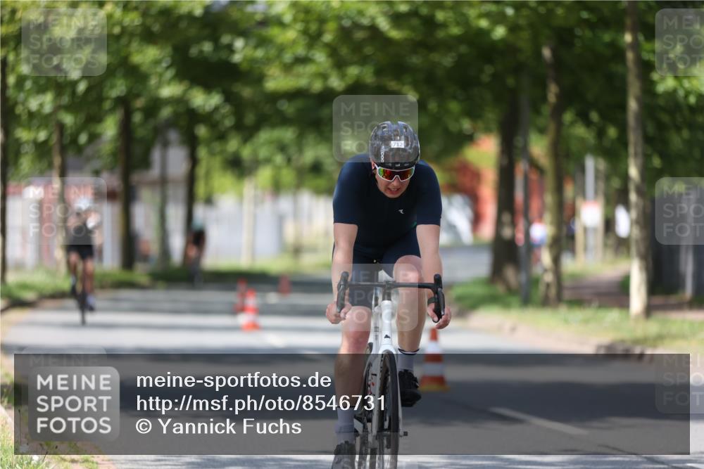 10.08.2025 - GEWOBA Citytriathlon Bremen Yannick Fuchs http://msf.ph/oto/8546731 10.08.2025 13:02:40 Radfahren 607, 647, 661, 712, 911, 955 meine-sportfotos.de