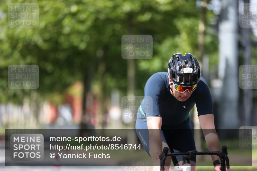 10.08.2025 - GEWOBA Citytriathlon Bremen Yannick Fuchs http://msf.ph/oto/8546744 10.08.2025 13:02:41 Radfahren 647, 661, 712, 911, 955 meine-sportfotos.de