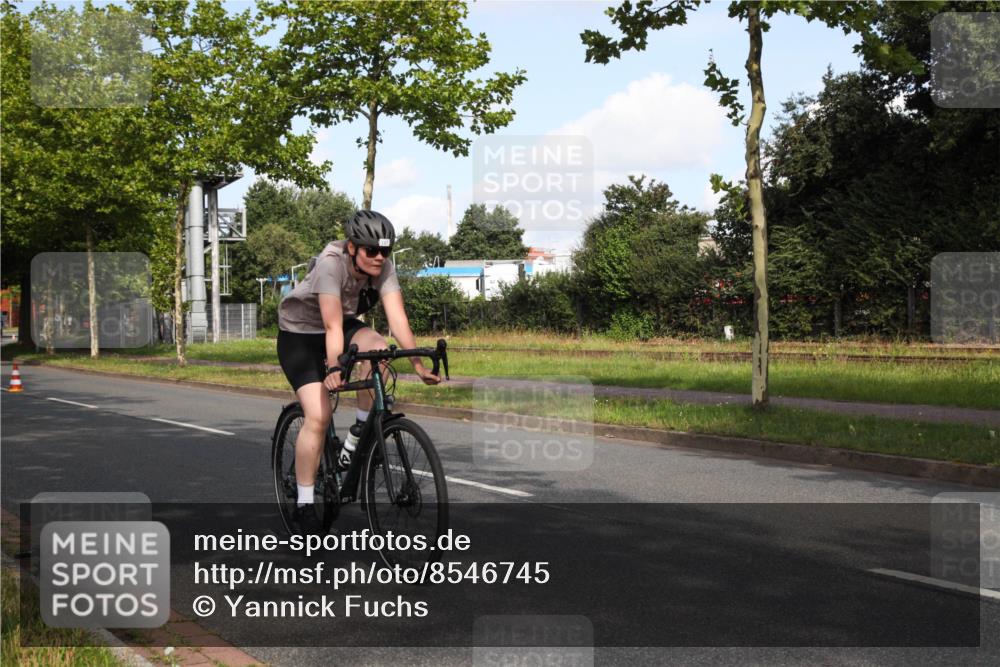 10.08.2025 - GEWOBA Citytriathlon Bremen Yannick Fuchs http://msf.ph/oto/8546745 10.08.2025 10:42:30 Radfahren 13, 17, 25, 89, 167, 175, 189, 199 meine-sportfotos.de